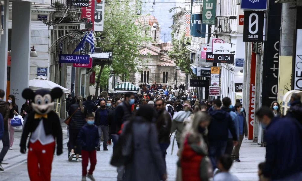 Αγορές Χριστουγέννων: 6 στους 10 καταναλωτές θα ξοδέψουν λιγότερα